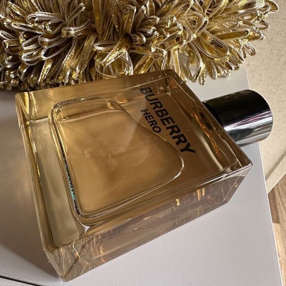 Burberry Hero Eau de Toilette - Strength, Sophistication & Timeless Appe… - Picture 11 of 17
